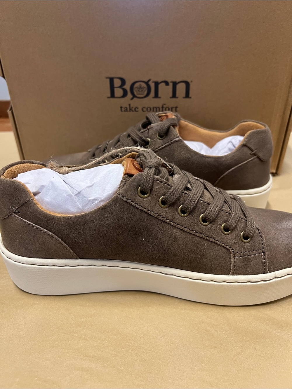 Born Mira woman’s Suede Sneakers - Taupe